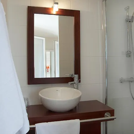 Logis Vent D'iroise Hotel