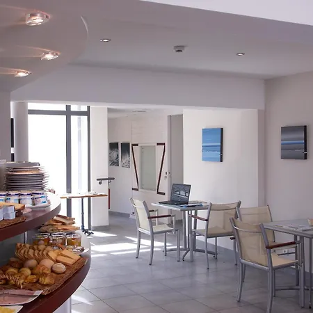 Hotel Logis Vent D'iroise 3*